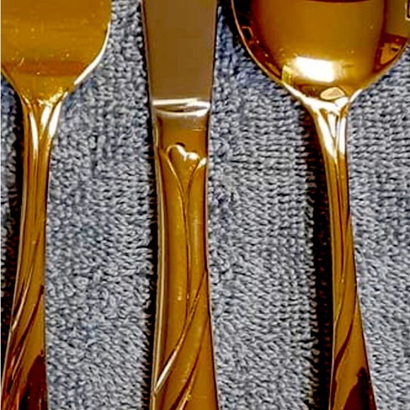 ⭐️FARBERWARE "NICOLE GOLD" GOLD ELECTROPLATED SWIRL FLATWARE ELEGANT & LIGHT⭐️ - Picture 3 of 5